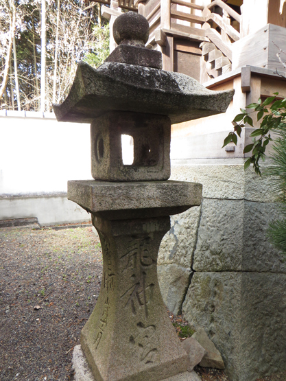 龍王神社の石灯籠－龍神宮